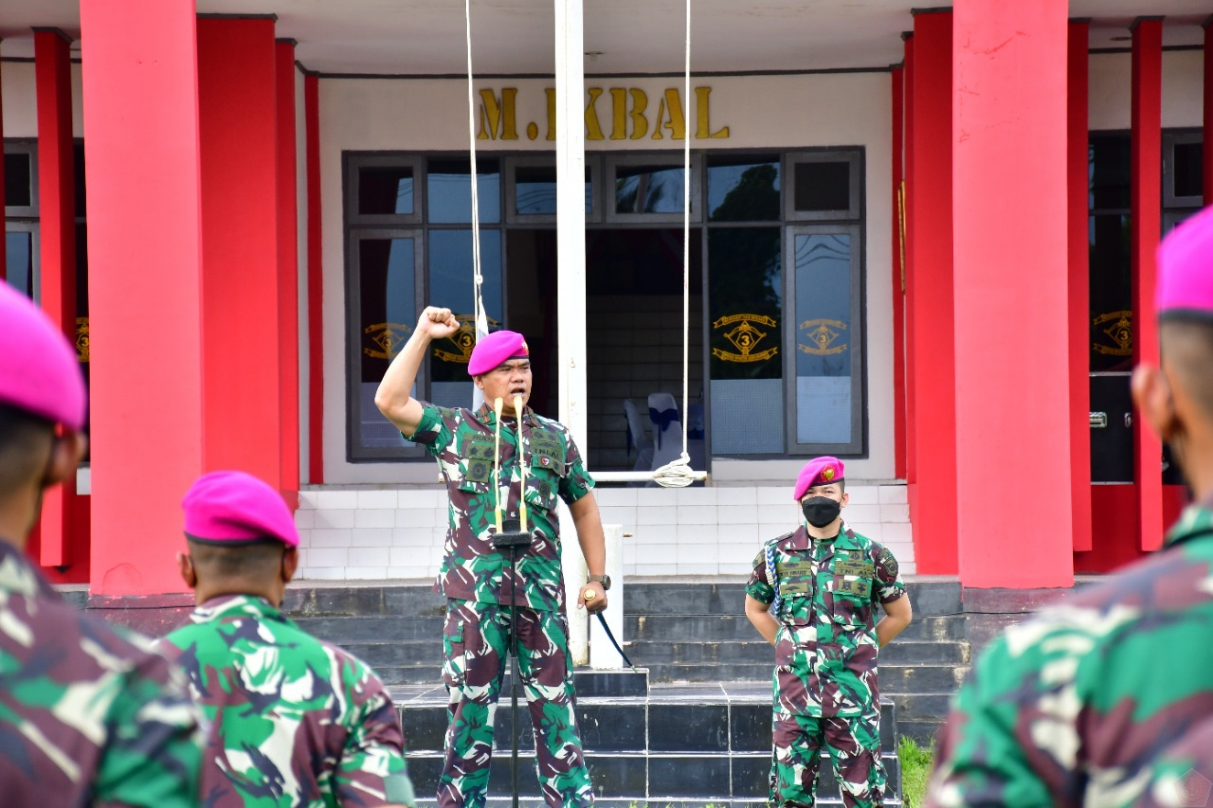 Komandan Pasmar 3 Laksanakan Apel Khusus Di Kesatrian Marinir Katapop