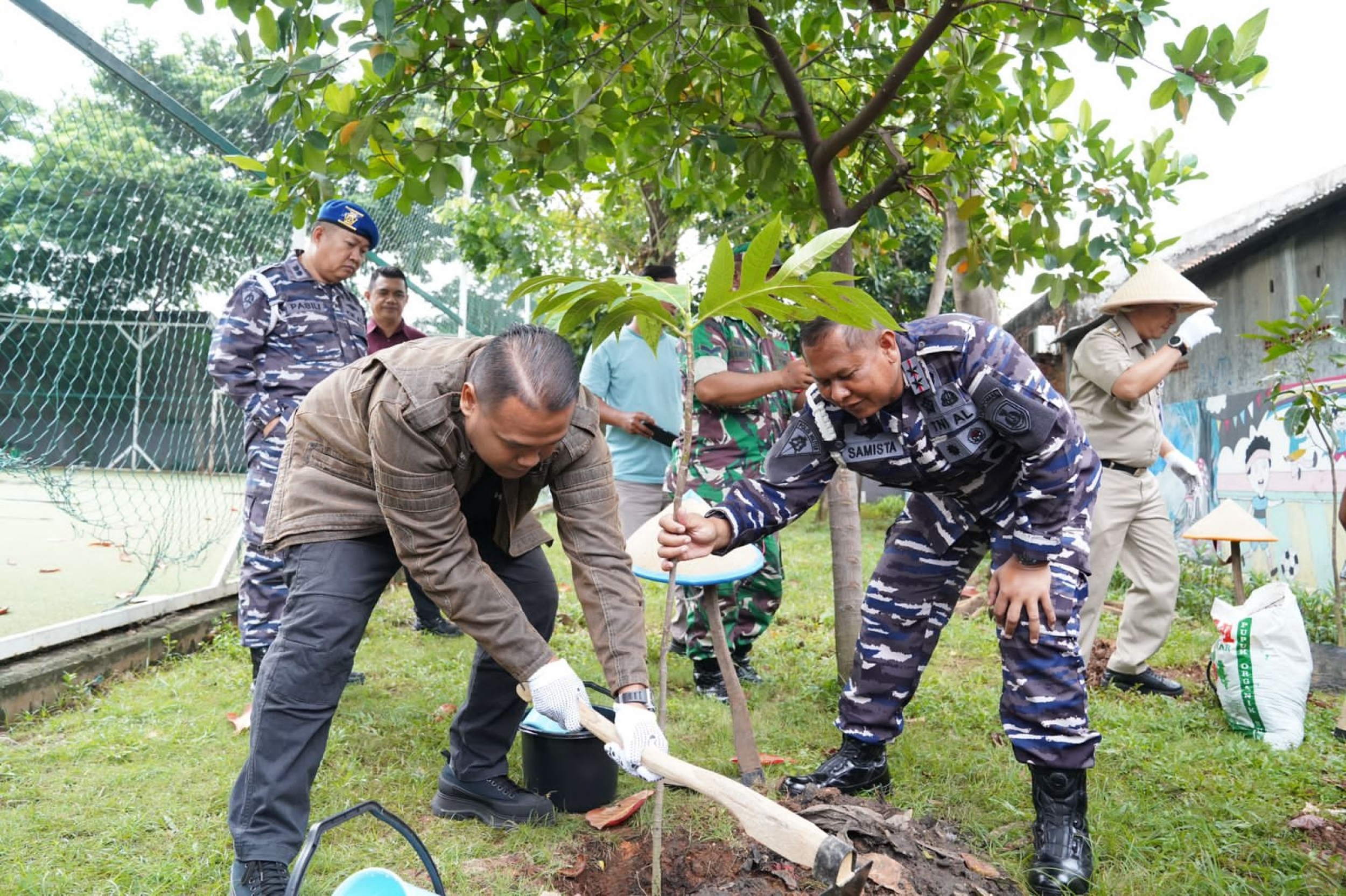 Peduli Masyarakat, TNI Al Gelar Bakti Sosial Peringati Hut Ke-78 Pomal ...