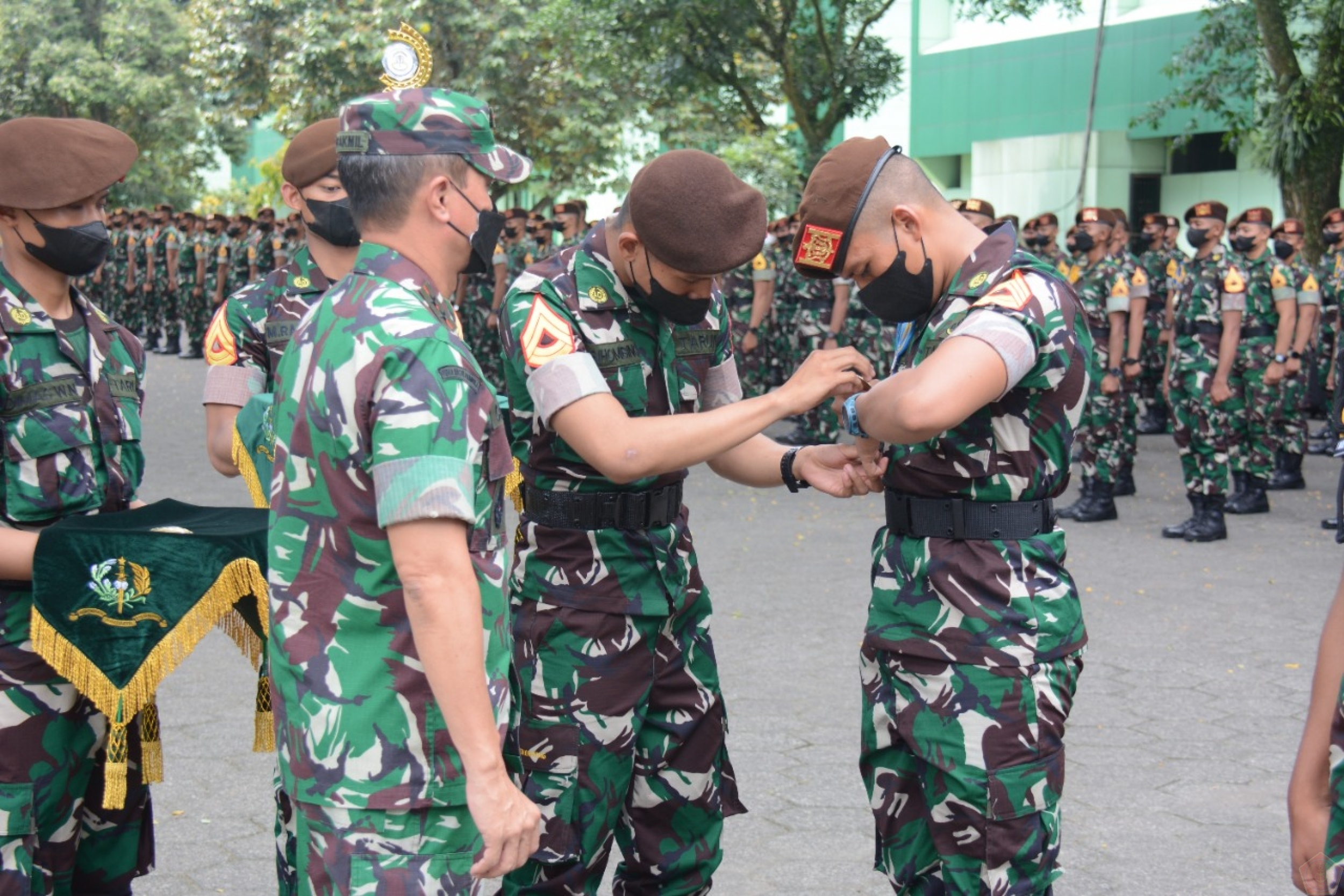 HD formatda katta dumba pornosini tomosha qiling Noananaviy portlash texnikasi