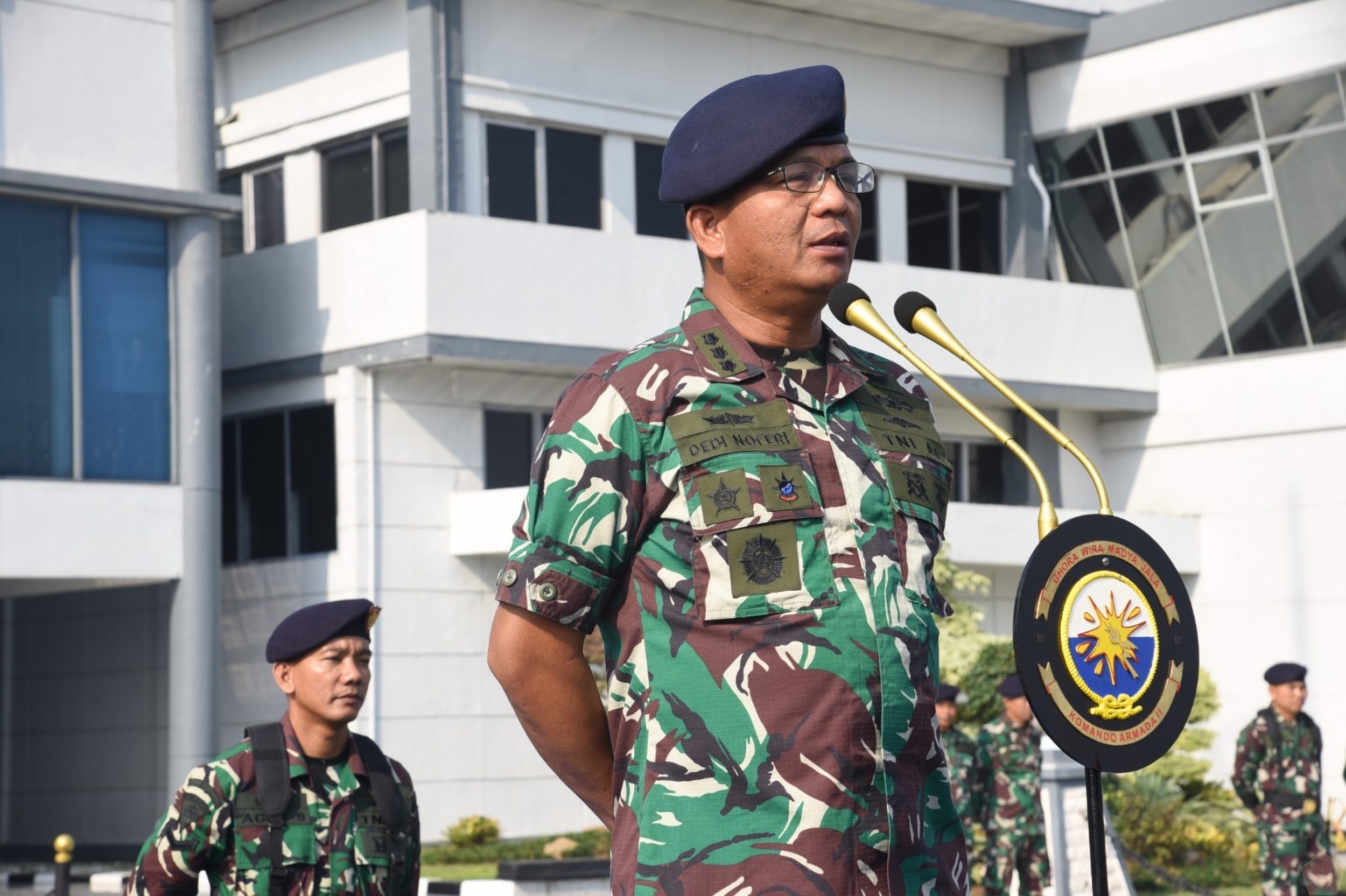 Uzun tekis sochli qoramagizning porno surati